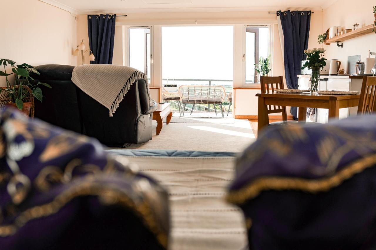 Spacious Sea-View Apt. Overlooking St Ives Bay Gwithian Exterior photo